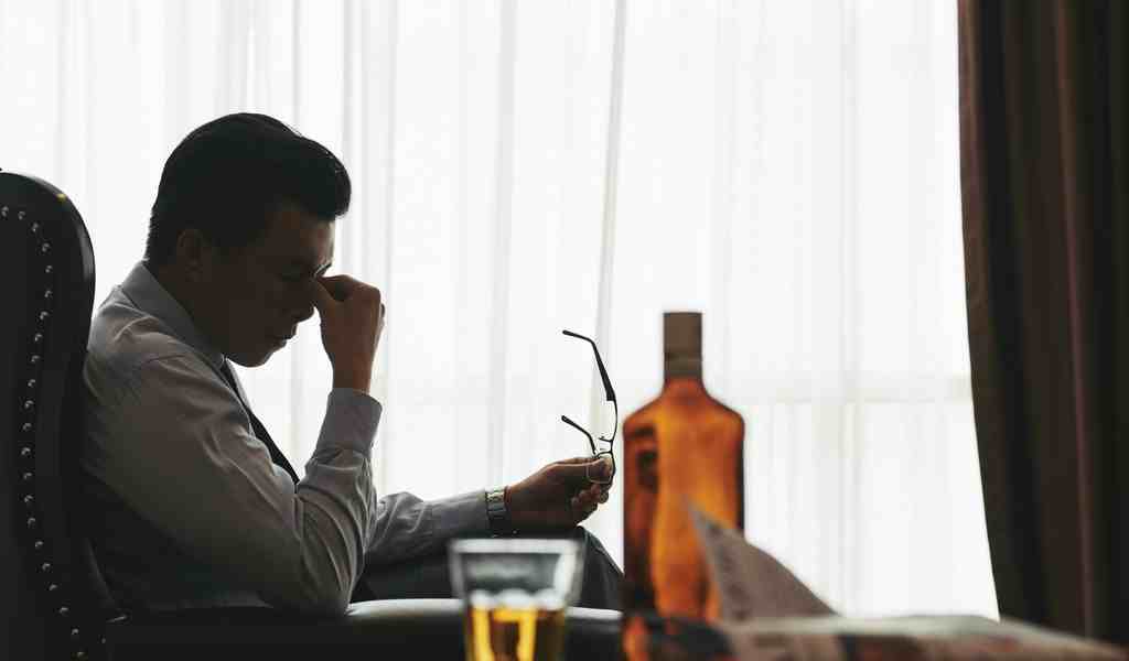 Хронический алкоголизм, какие существуют этапы его протекания