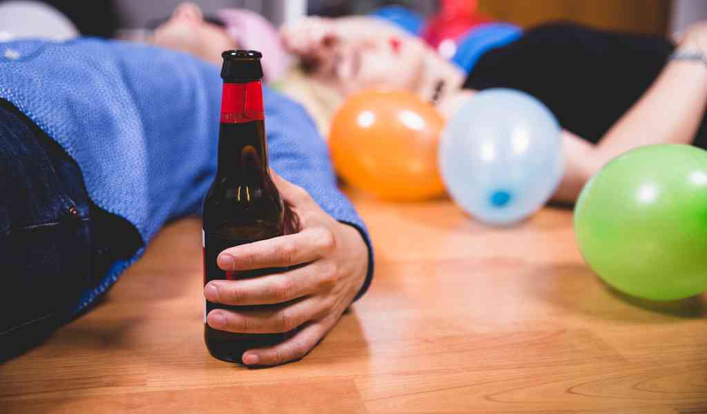 Пивной алкоголизм - признаки, симптомы и лечение