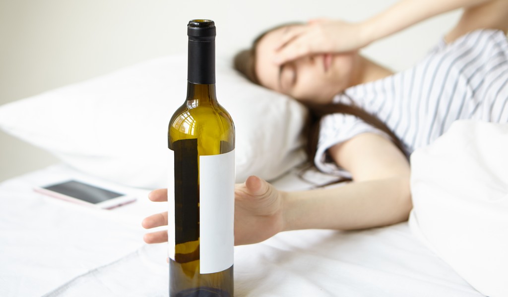 Бессонница после алкоголя: что делать